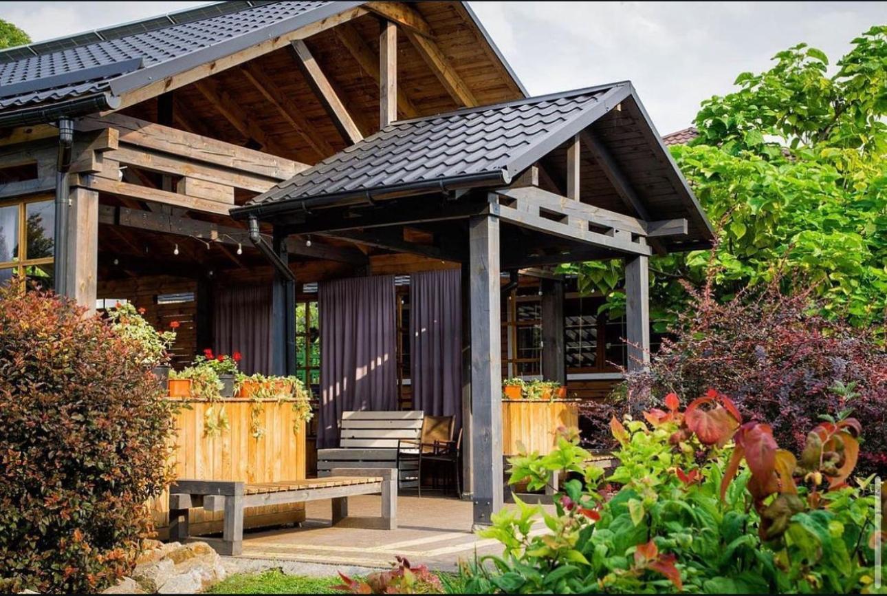Hotel Bannyi Dvir Uzyn Ngoại thất bức ảnh